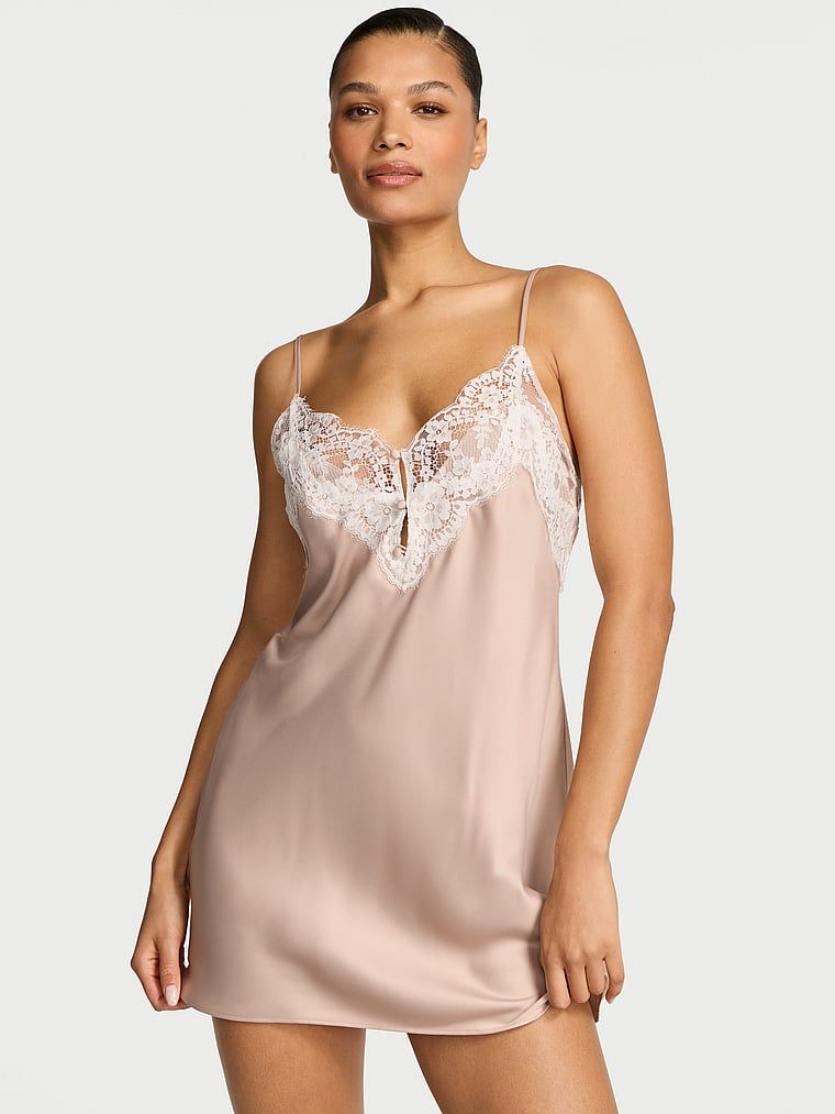 Dream Angels Kratka satenska slip haljina s čipkastim obrubom