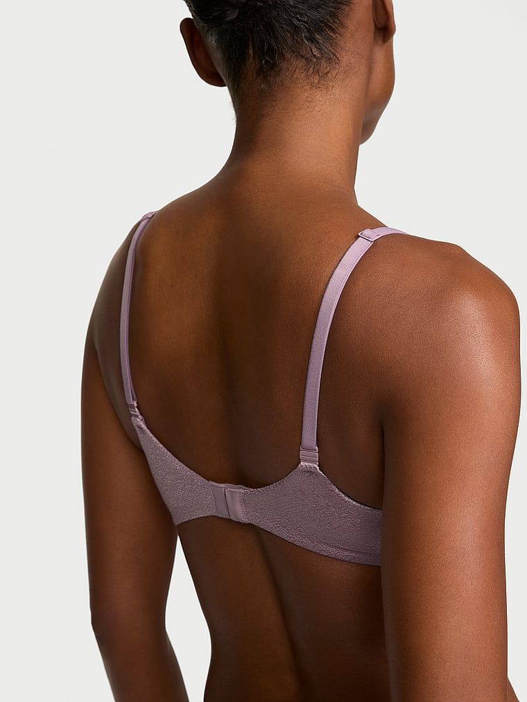 Blago podstavljeni Demi grudnjak. Proizvod je ružičaste boje i dolazi iz kolekcije Body by Victoria.