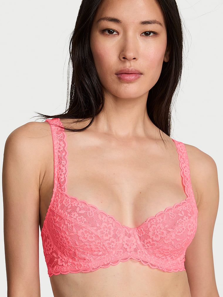 Čipkasti balconette grudnjak bez podstave. Proizvod je ružičaste boje i dolazi iz Victoria's Secret kolekcije.