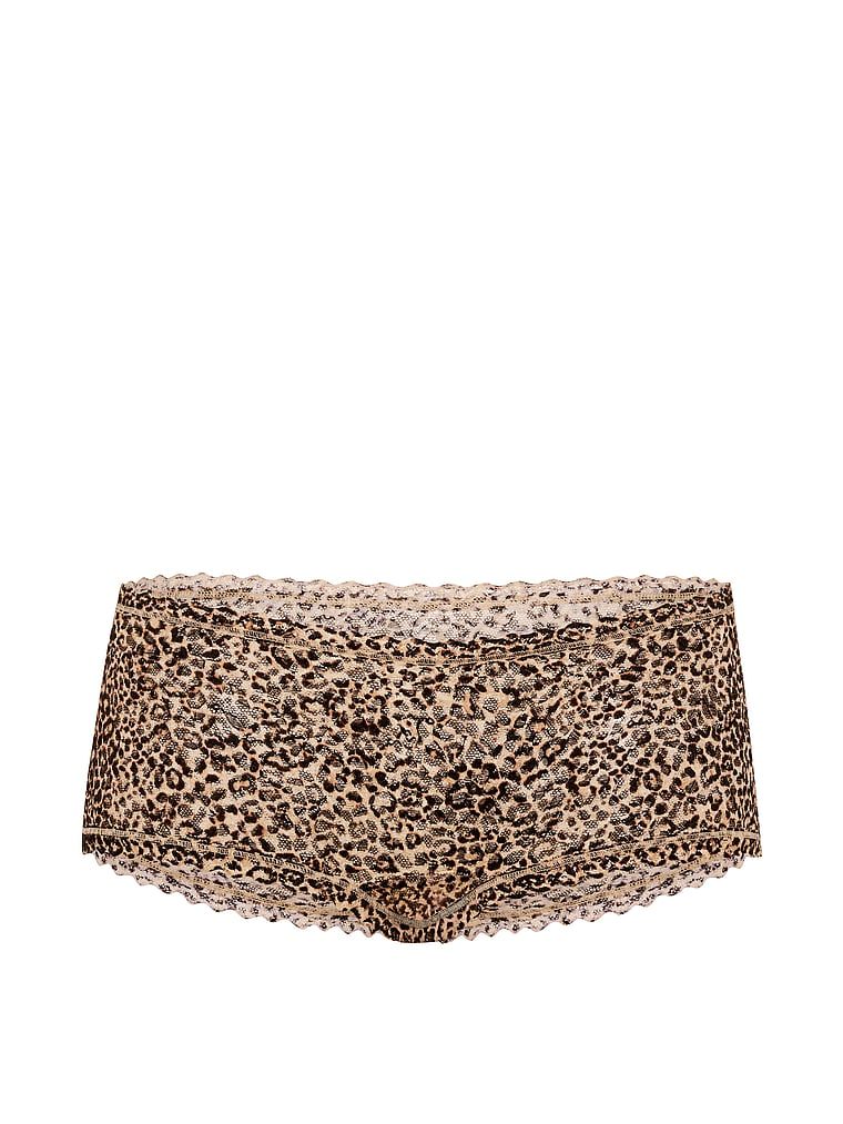 Čipkaste kratke hlače, kratke hlače s niskim strukom Boyshorts. Proizvod ima uzorkovane boje i dolazi iz Lacie kolekcije.