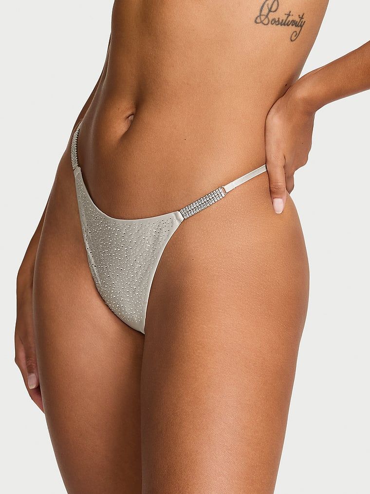 Tanga s Shine kristalima. Proizvod je bež boje i dolazi iz kolekcije Very Sexy.
