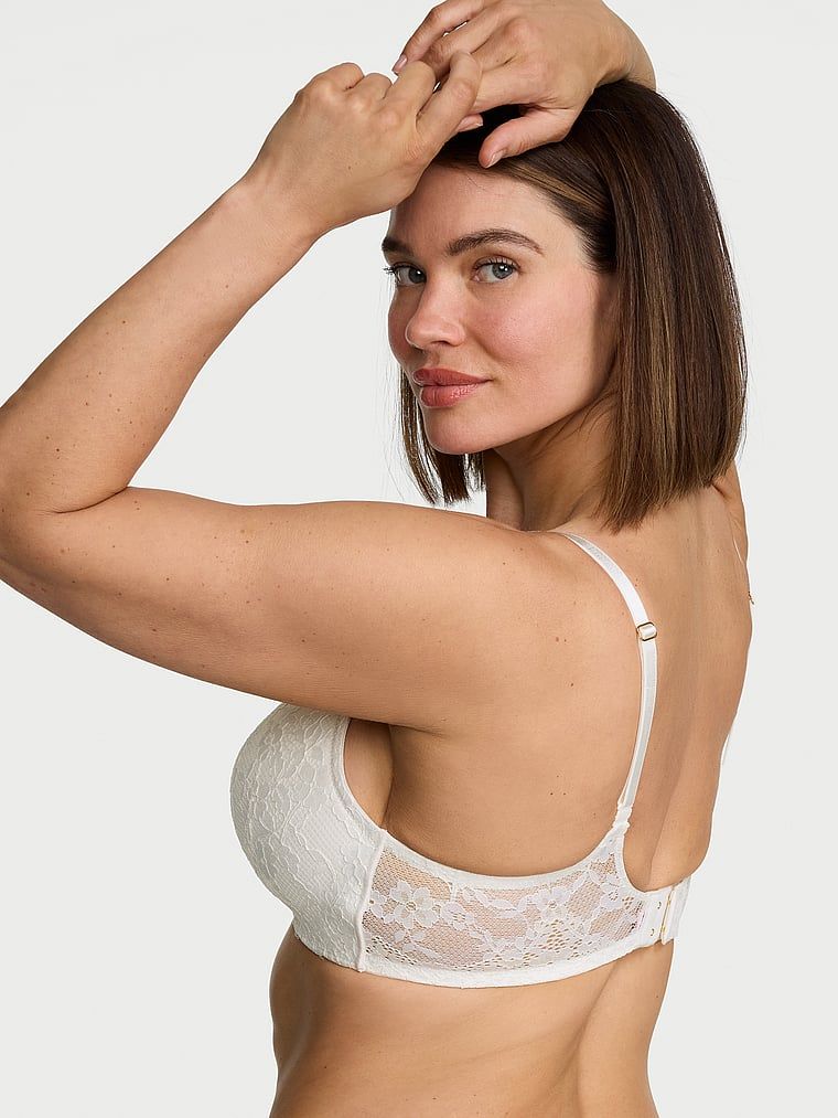 Čipkasti push-up grudnjak bez žica. Proizvod je bijele boje i dolazi iz kolekcije Dream Angels.