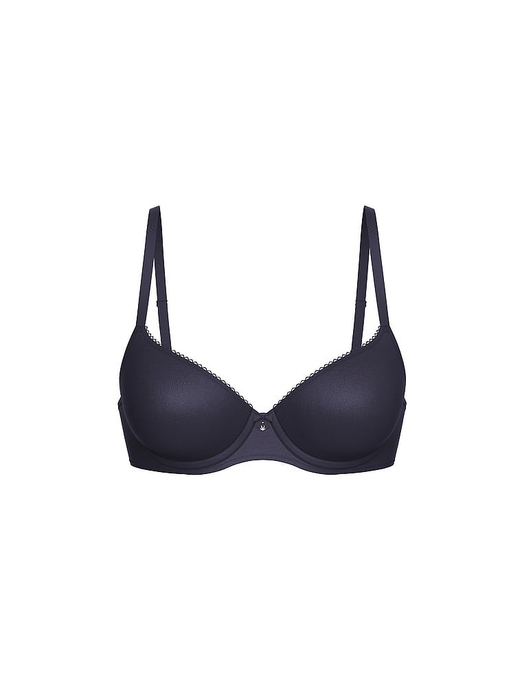 Blago podstavljeni Smooth Demi grudnjak. Proizvod je plave boje i dolazi iz kolekcije Body by Victoria.