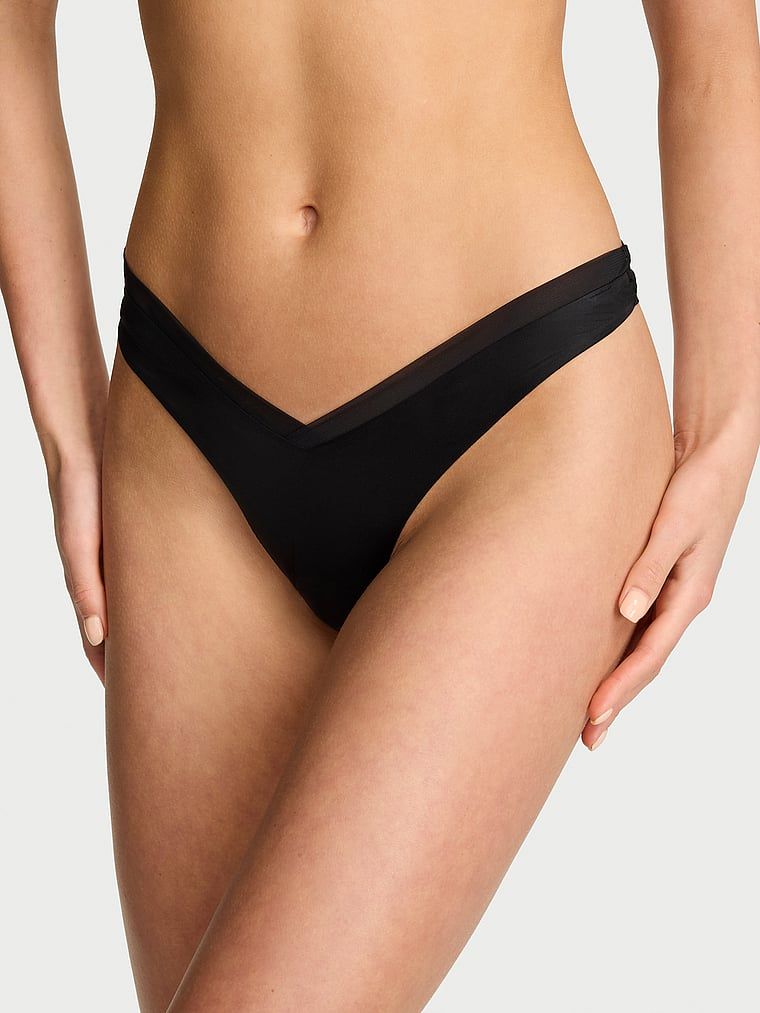 Tange s naramenicama na leđima Sheer Reveal. Proizvod je crne boje i dolazi iz kolekcije Very Sexy.