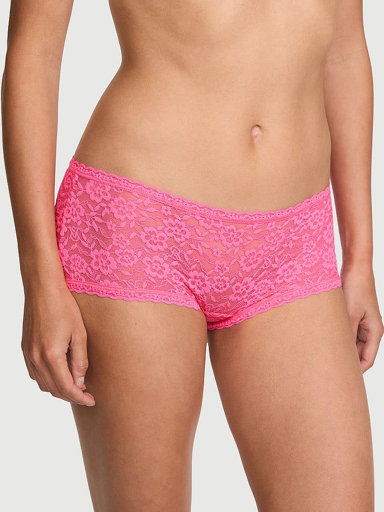 Čipkaste kratke hlače, kratke hlače s niskim strukom Boyshorts. Proizvod je ružičaste boje i dolazi iz Lacie kolekcije.