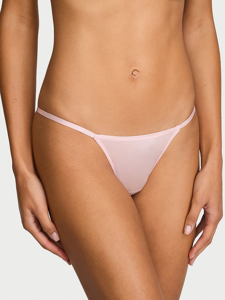 Tanga s lančićem na leđima Charm. Proizvod je ružičaste boje i dolazi iz kolekcije Very Sexy.