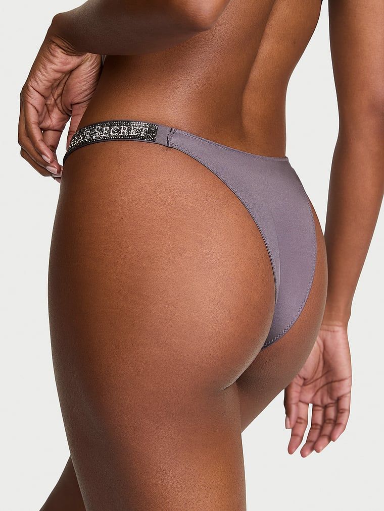 Brazilske čipkaste gaćice s Shine Strap brazilskim prugama. Proizvod je sive boje i dolazi iz kolekcije Very Sexy.
