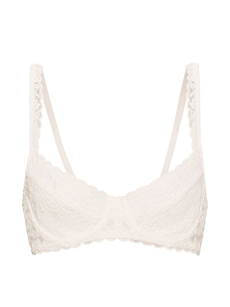 Čipkasti balconette grudnjak bez podstave. Proizvod je bijele boje i dolazi iz Victoria's Secret kolekcije.