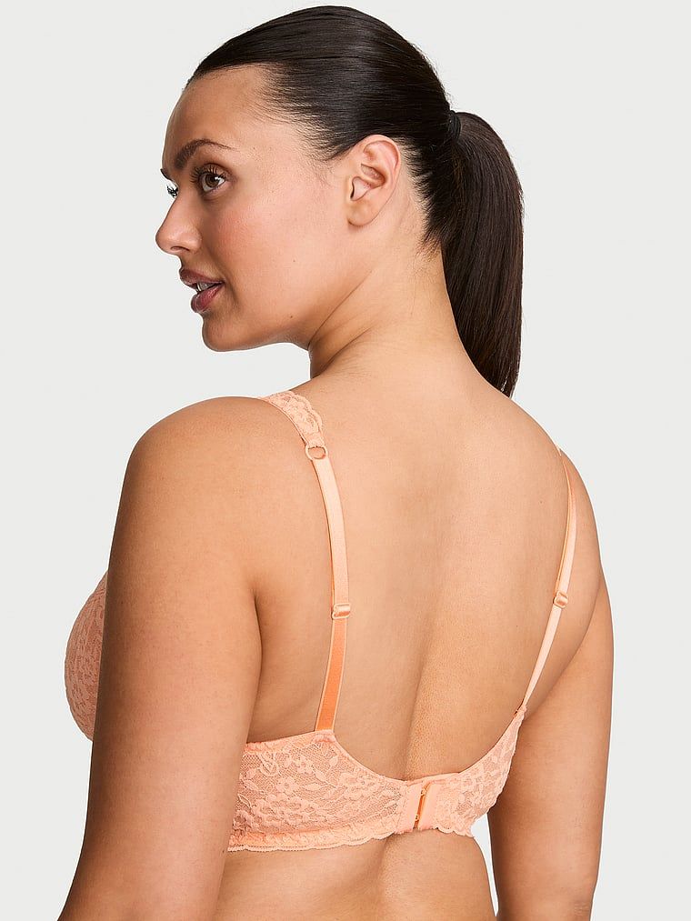 Čipkasti balconette grudnjak bez podstave. Proizvod je narančaste boje i dolazi iz Victoria's Secret kolekcije.
