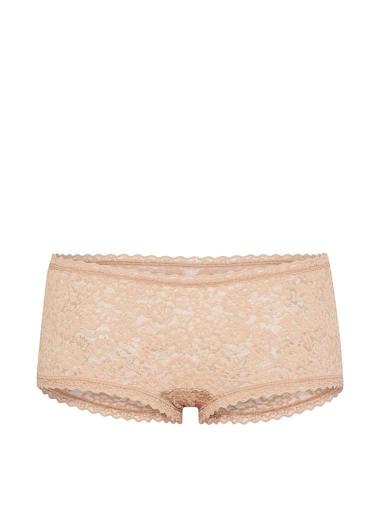 Čipkaste kratke hlače, kratke hlače s niskim strukom Boyshorts. Proizvod je bež boje i dolazi iz Lacie kolekcije.