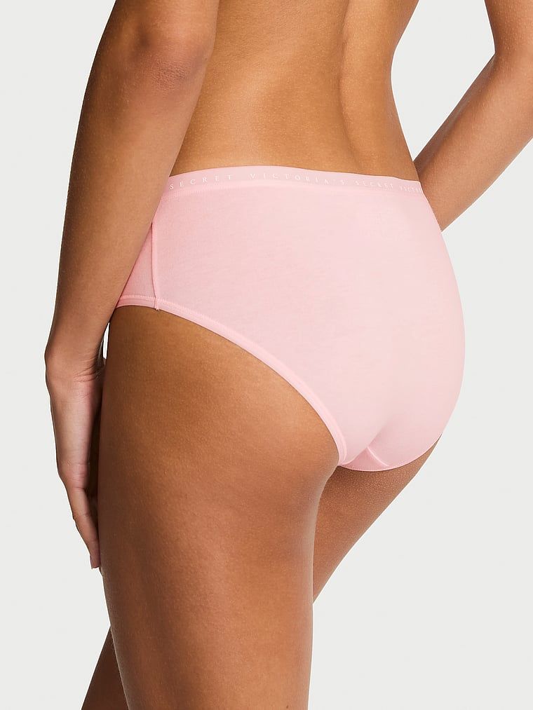 Hiphugger pamučne gaćice. Proizvod je ružičaste boje i dolazi iz Victoria's Secret kolekcije.