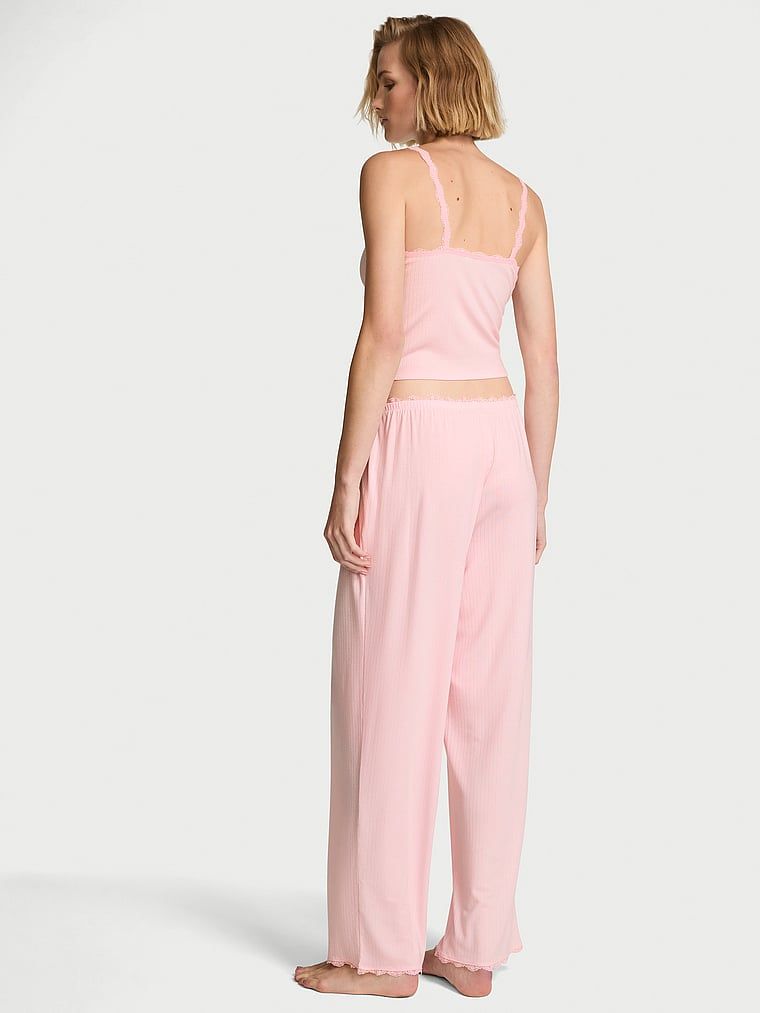 Set za spavanje - top s remenčićima i duge Pointelle hlače. Proizvod je ružičaste boje i dolazi iz Victoria's Secret kolekcije.