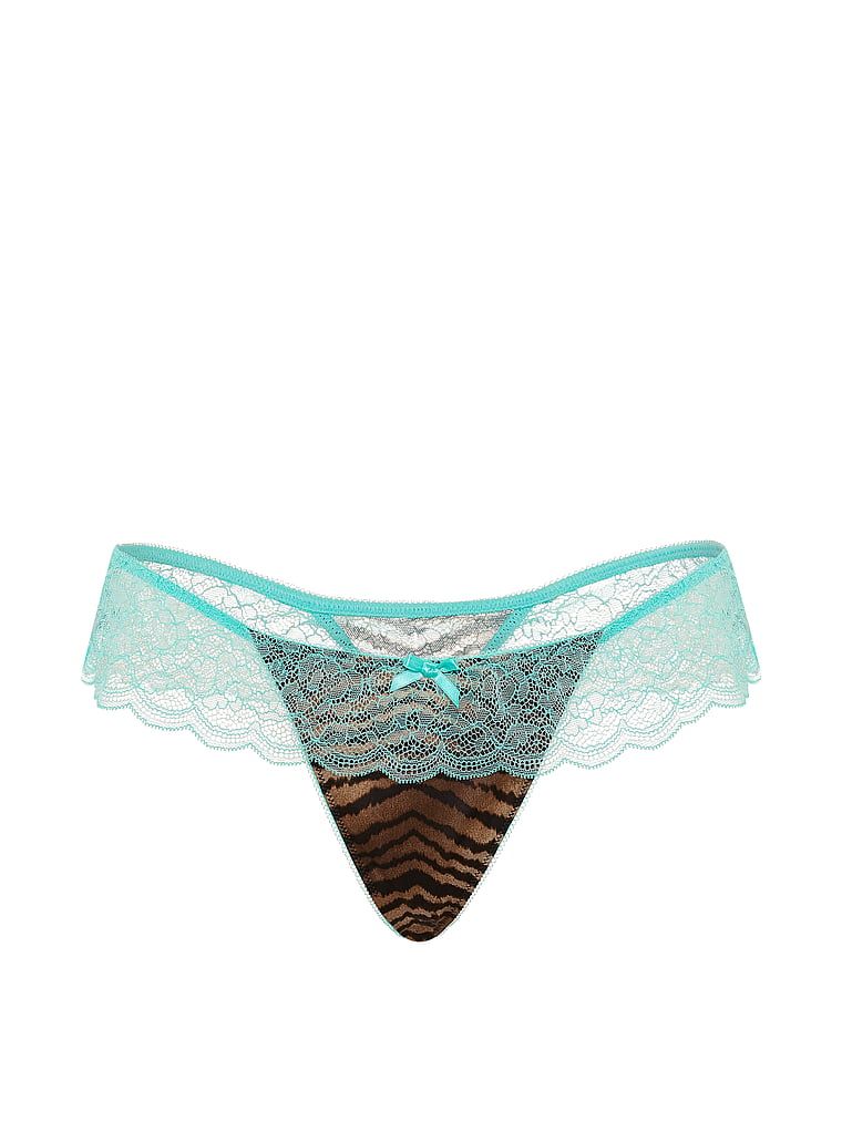 Satenske tange s volanom Tease. Proizvod ima šareni uzorak i dolazi iz Victoria's Secret kolekcije.