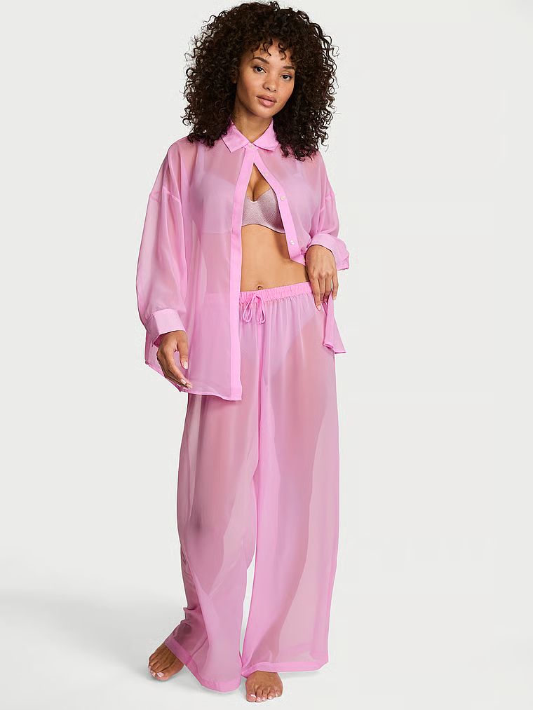 Šifonske hlače za spavanje. Proizvod je ružičaste boje i dolazi iz Victoria's Secret kolekcije.