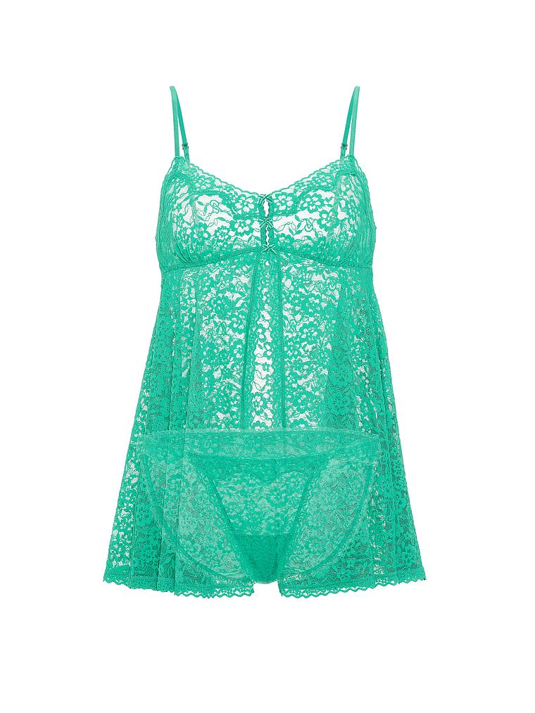 Čipkasta podsuknja i gaćice Keyhole Flyaway Babydoll. Proizvod je zelene boje i dolazi iz Victoria's Secret kolekcije.