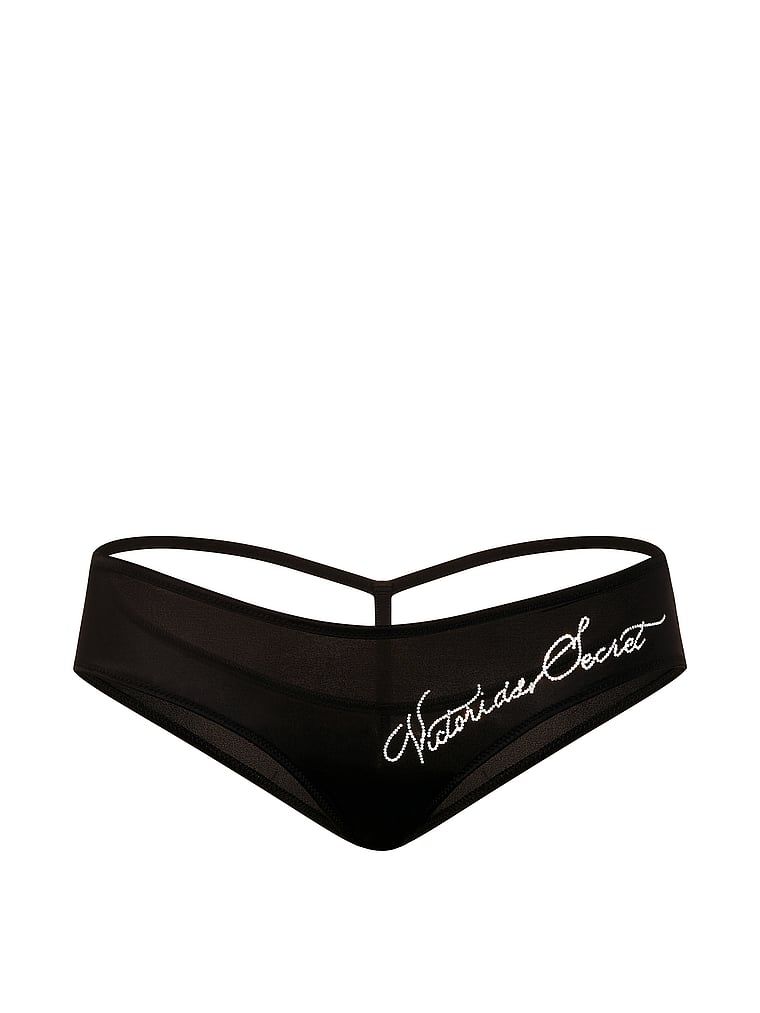 Gaćice s jedinstvenim leđima i Shine Script Cheeky slovima. Proizvod je crne boje i dolazi iz kolekcije Very Sexy.