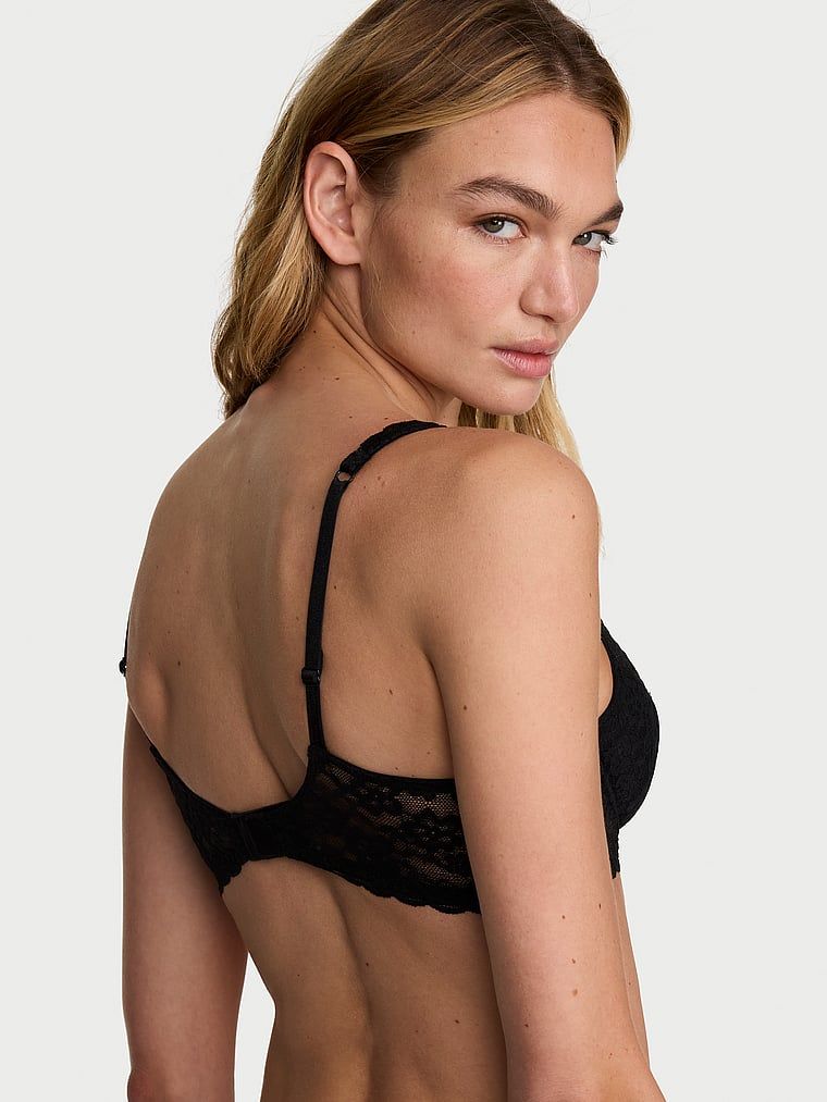 Čipkasti balconette grudnjak bez podstave. Proizvod je crn i dolazi iz Victoria's Secret kolekcije.