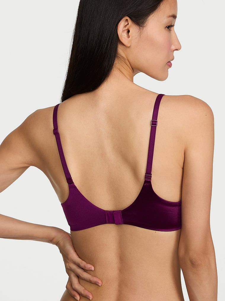 Grudnjak je blago podstavljen FlexFactor balkonom. Proizvod je ljubičaste boje i dolazi iz kolekcije Body by Victoria.