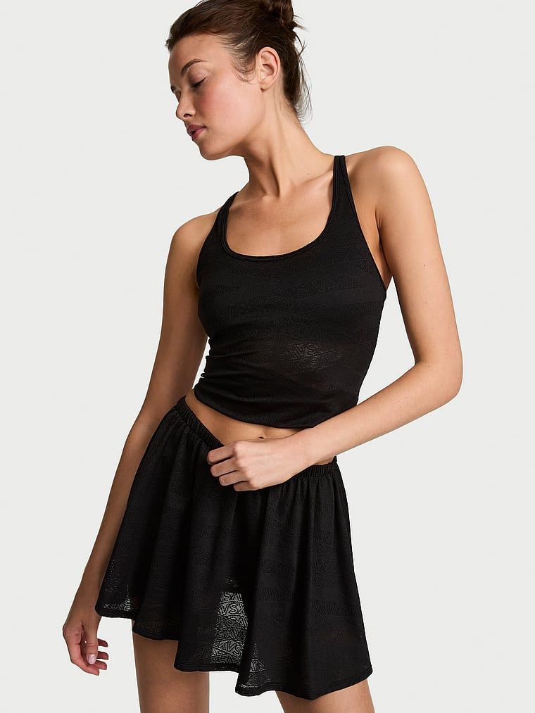 Sportska suknja s kratkim hlačama VSX Elevate Logo Lace. Proizvod je crn i dolazi iz VSX kolekcije.
