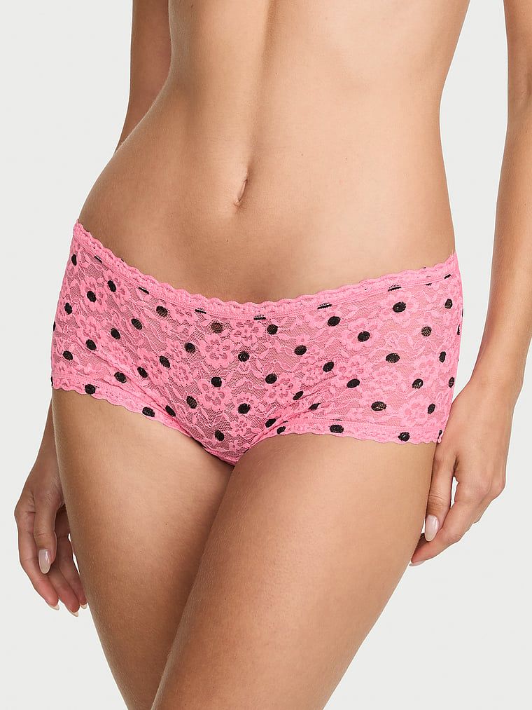 Čipkaste kratke hlače, kratke hlače s niskim strukom Boyshorts. Proizvod ima šareni uzorak i dolazi iz Lacie kolekcije.