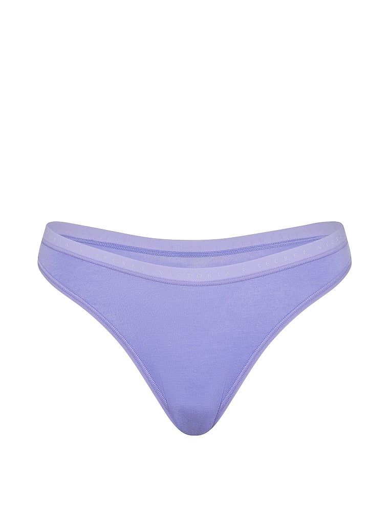 Pamučne tange s visokim zahvatom. Proizvod je plave boje i dolazi iz Victoria's Secret kolekcije.