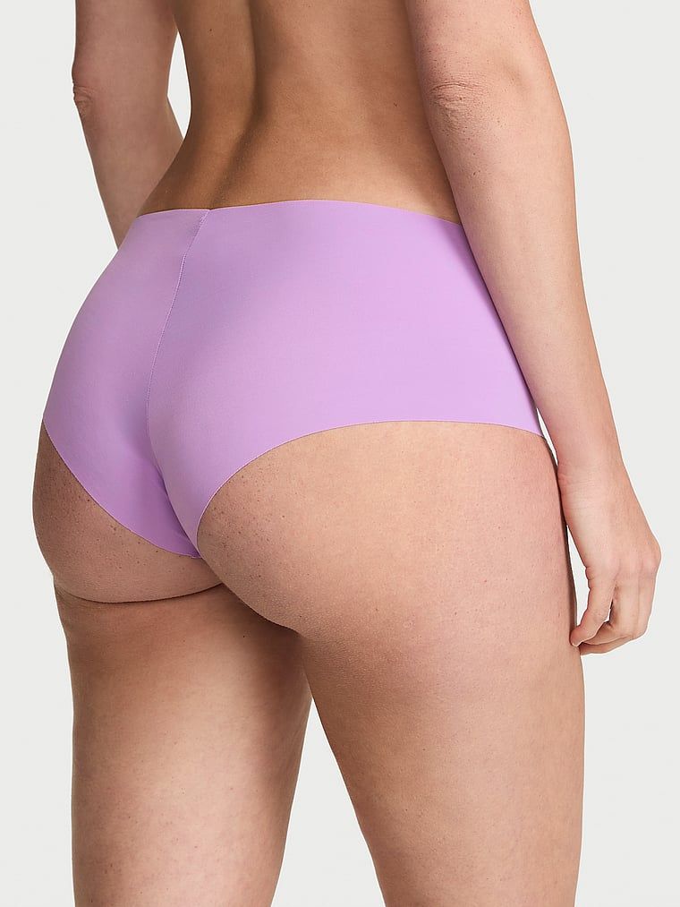 Seamless No-Show Cheeky gaćice. Proizvod je ljubičaste boje i dolazi iz No-Show kolekcije.