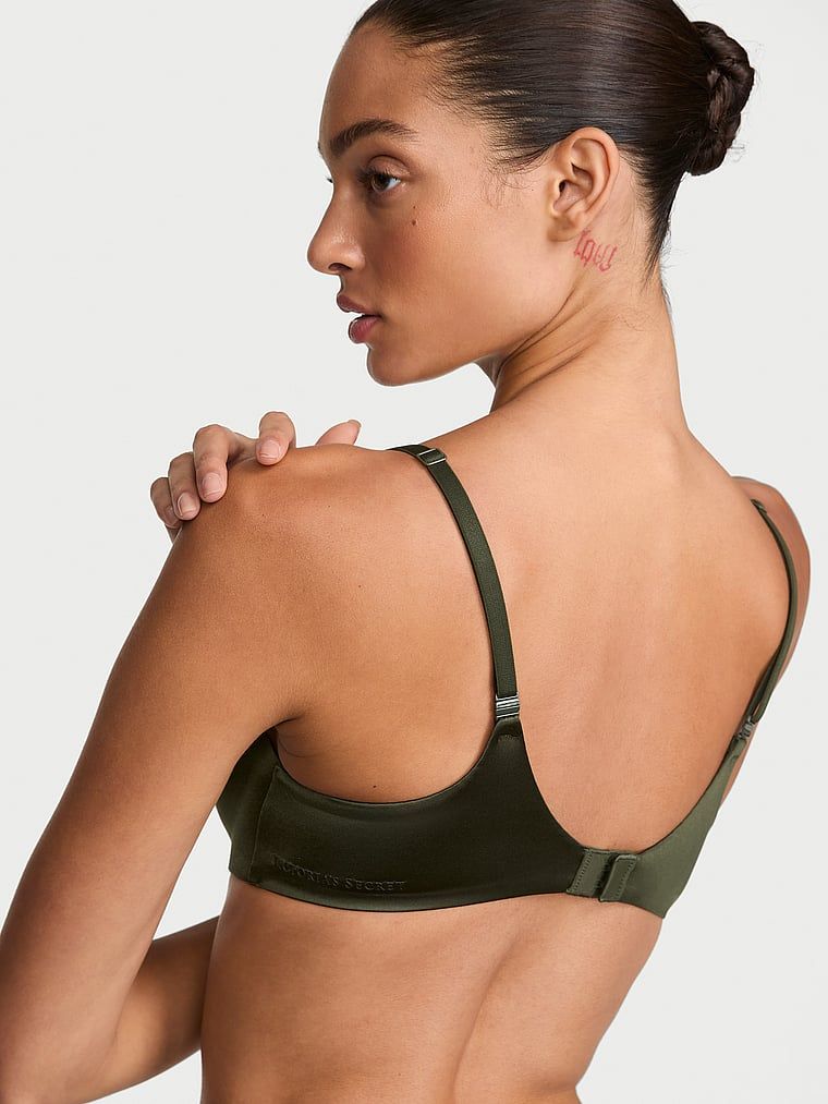 Grudnjak je blago podstavljen FlexFactor balkonom. Proizvod je zelene boje i dolazi iz kolekcije Body by Victoria.
