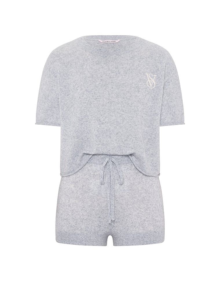 Pleteni set za spavanje - Luxe Knit top i kratke hlače. Proizvod je sive boje i dolazi iz Victoria's Secret kolekcije.