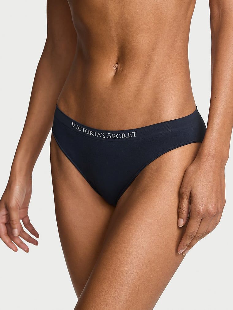 Besprijekorne bikini gaćice. Proizvod je plave boje i dolazi iz kolekcije Seamless.