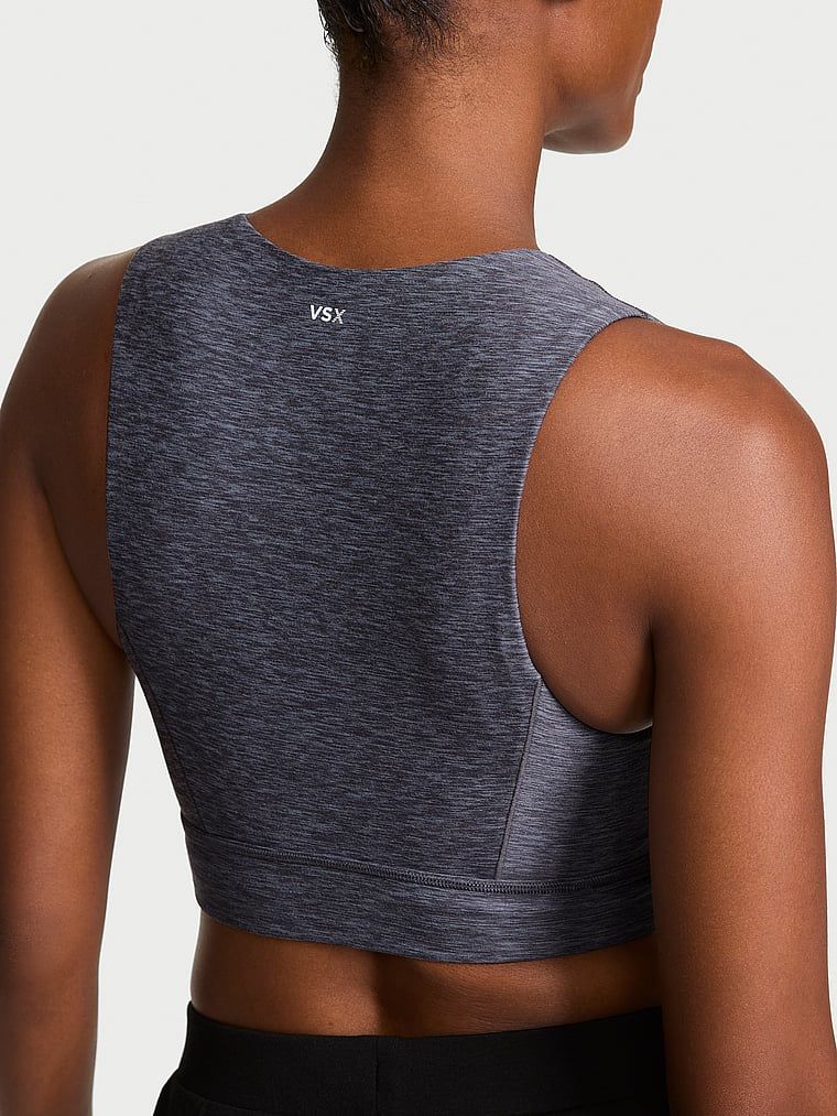 VSX New Essential top sportski grudnjak. Proizvod ima šarene boje i dolazi iz VSX kolekcije.