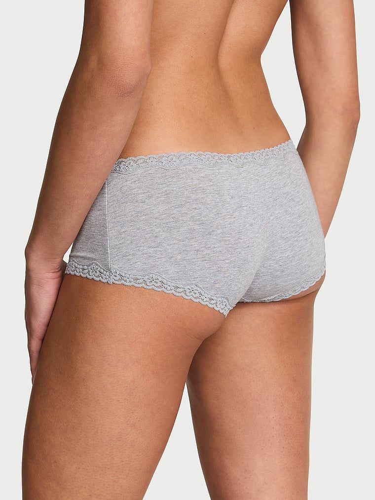 Pamučne kratke hlače s čipkom na rubovima, čipkaste Boyshorts. Proizvod je sive boje i dolazi iz kolekcije Lace Trim.