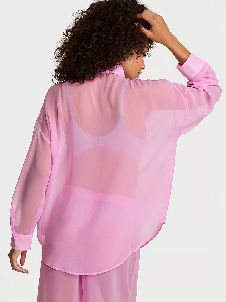 Bluza od šifonske košulje za spavanje. Proizvod je ružičaste boje i dolazi iz Victoria's Secret kolekcije.