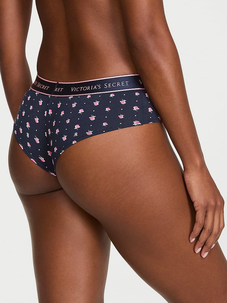 Pamučne gaćice s Cheeky logom u struku. Proizvod je cvjetne boje i dolazi iz kolekcije Cotton.