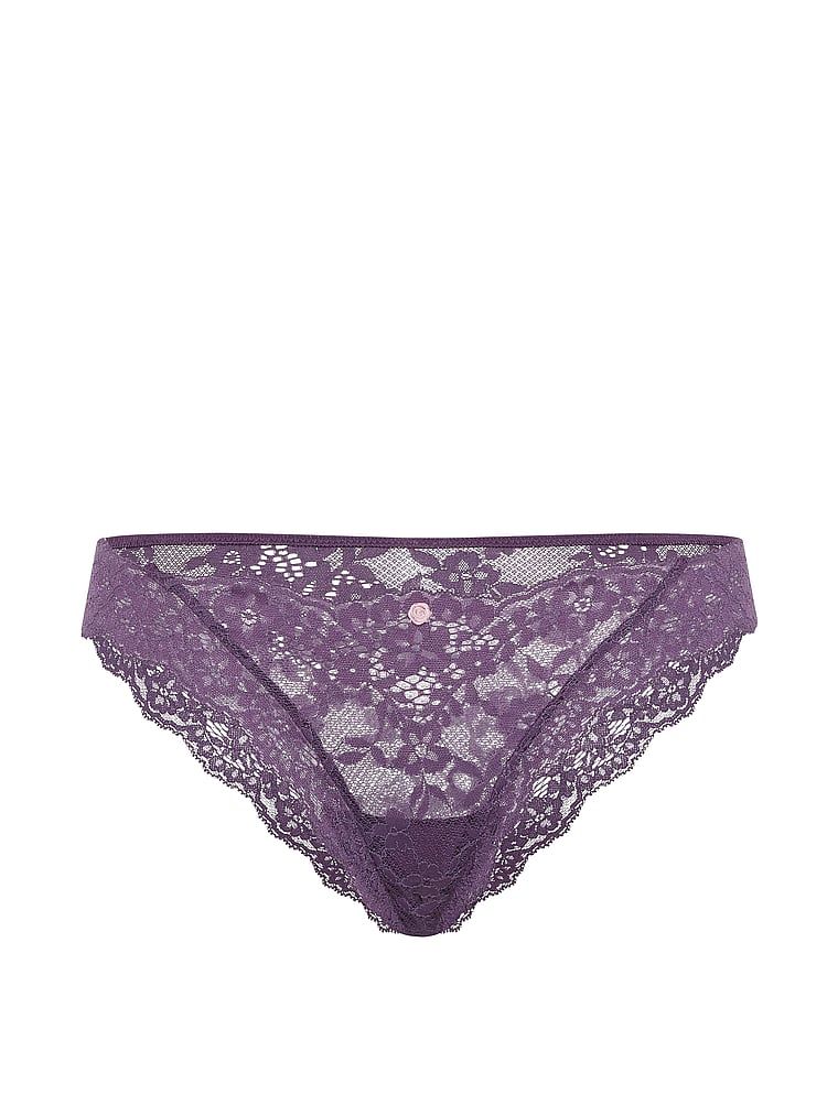 Čipkaste bikini gaćice. Proizvod je ljubičaste boje i dolazi iz kolekcije Dream Angels.