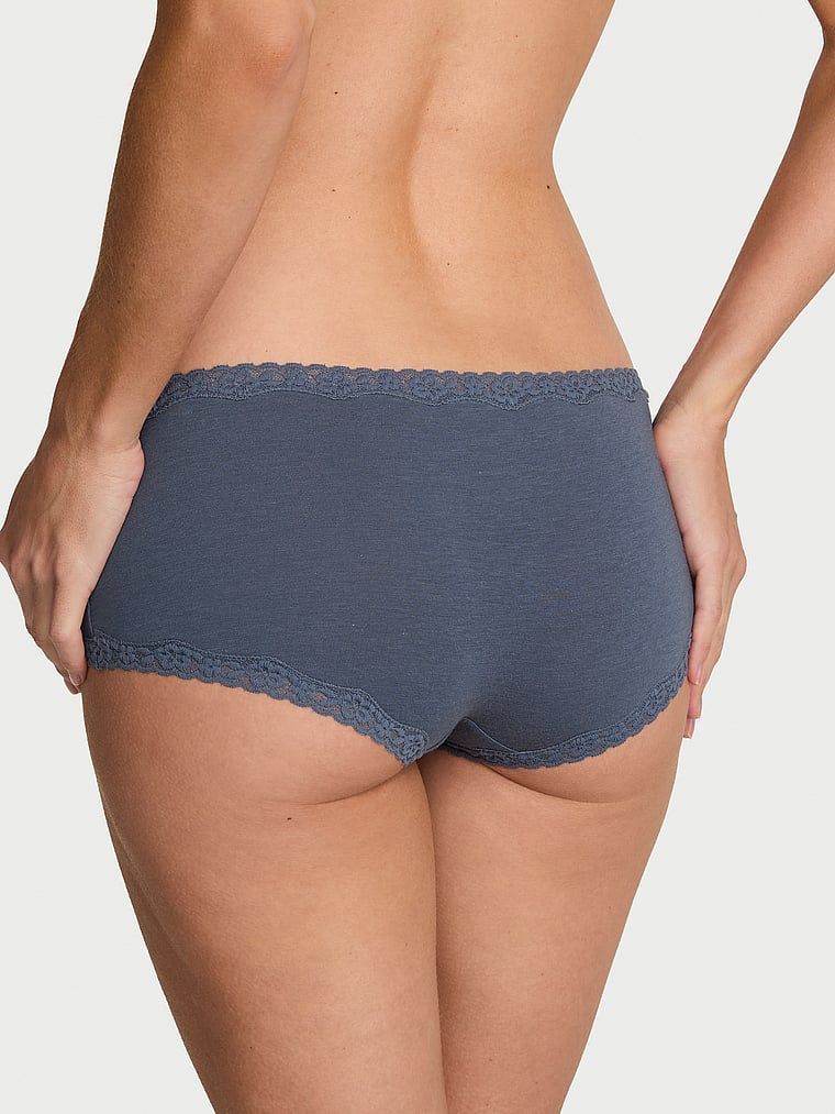 Pamučne kratke hlače s čipkom na rubovima, čipkaste Boyshorts. Proizvod je plave boje i dolazi iz kolekcije Lace Trim.